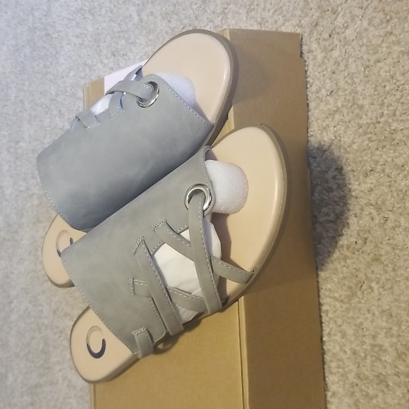 Grey slip on sandal NWT - Picture 2 of 4